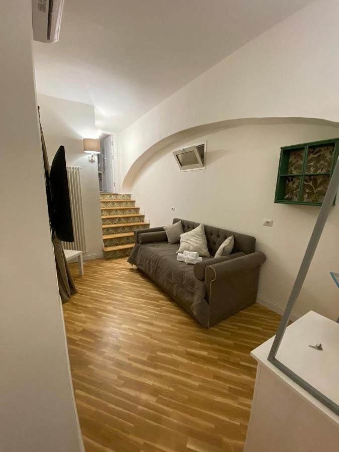 Alcapri Suite Napoli Centro Nápoles Exterior foto